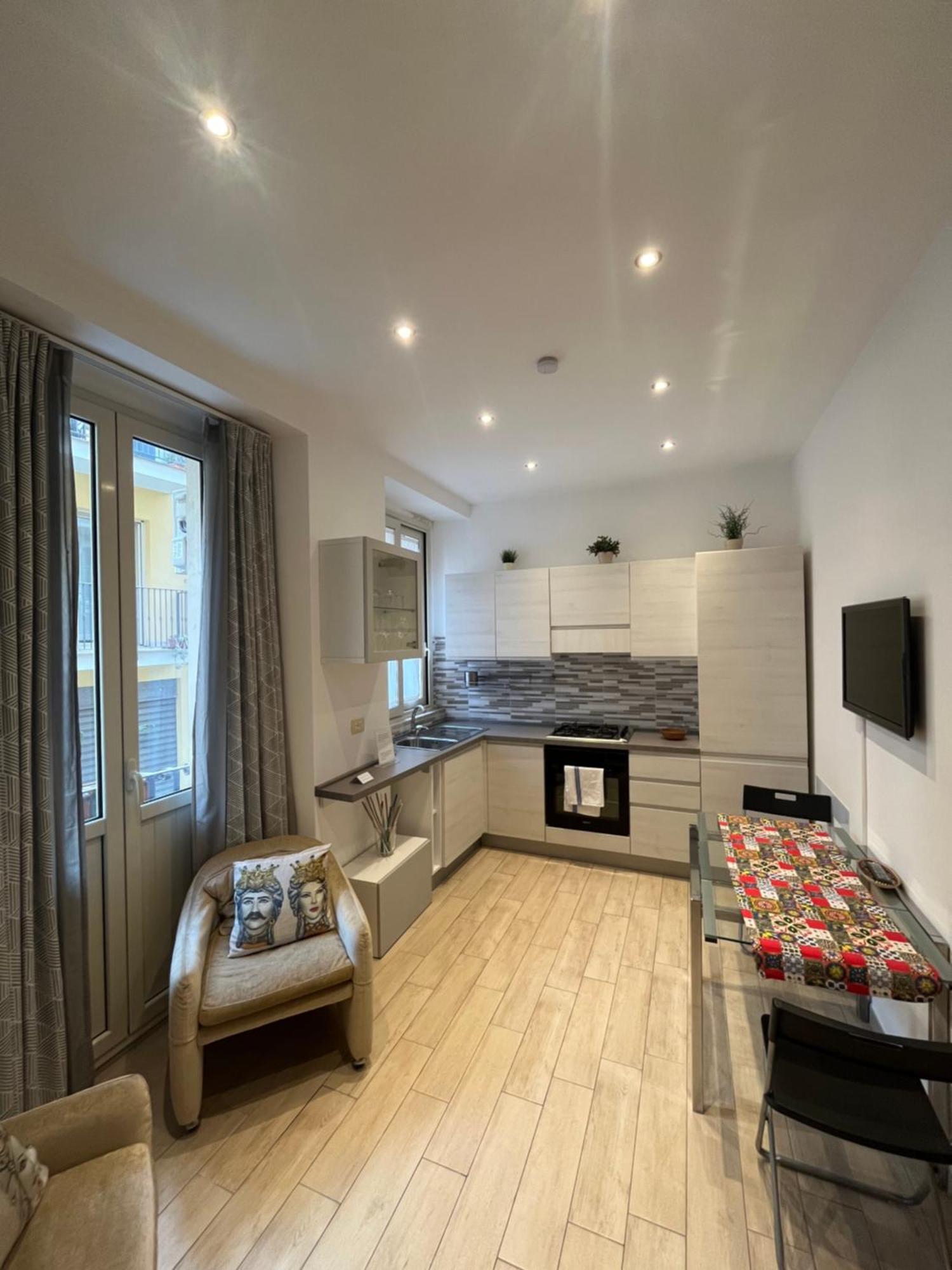 Avaja - Daria'S Apartment 陶尔米纳 外观 照片